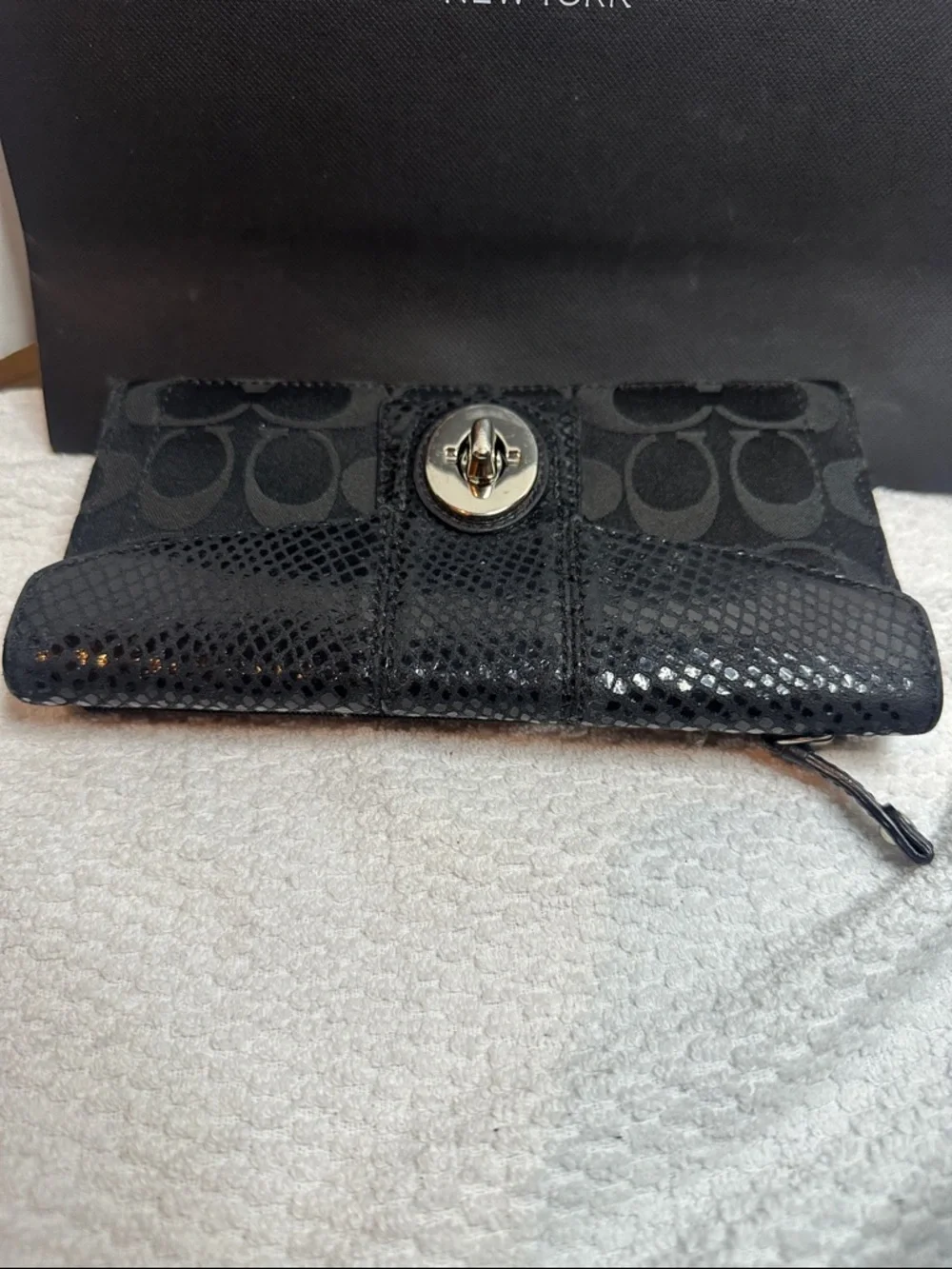 Coach Black snake and embossed Signature turnlock continental Wallet - Picture 9 of 9